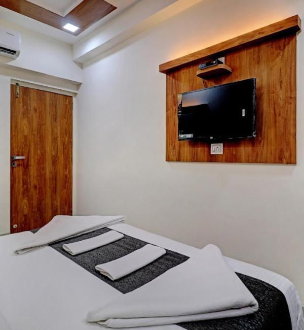 Sun Inn Residency , Navi Mumbai Buitenkant foto