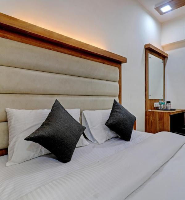 Sun Inn Residency , Navi Mumbai Buitenkant foto