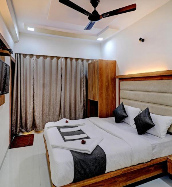 Sun Inn Residency , Navi Mumbai Buitenkant foto