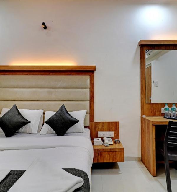 Sun Inn Residency , Navi Mumbai Buitenkant foto